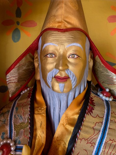 Sculpture of an old man with a Snow White beard